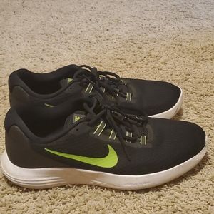 Nike Lunar Converge mens running shoes